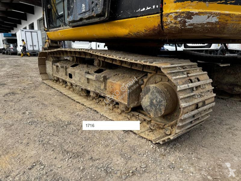 Escavatore Caterpillar C Mit Zwei Löffeln