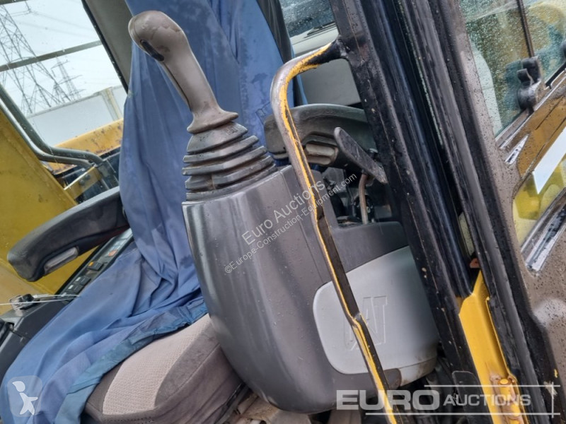 Lopatový nakládač Caterpillar D