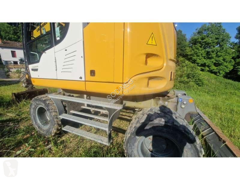 Lopatový nakládač Liebherr A COMPACT