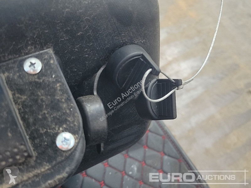 Escavadora JPC HT12