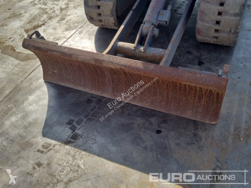 Escavadora Takeuchi TB216