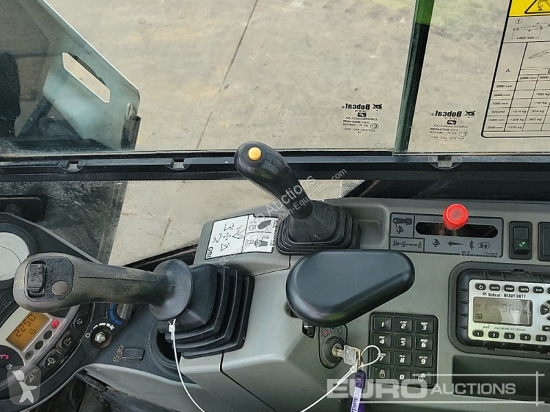 Lopatový nakládač Bobcat E27Z