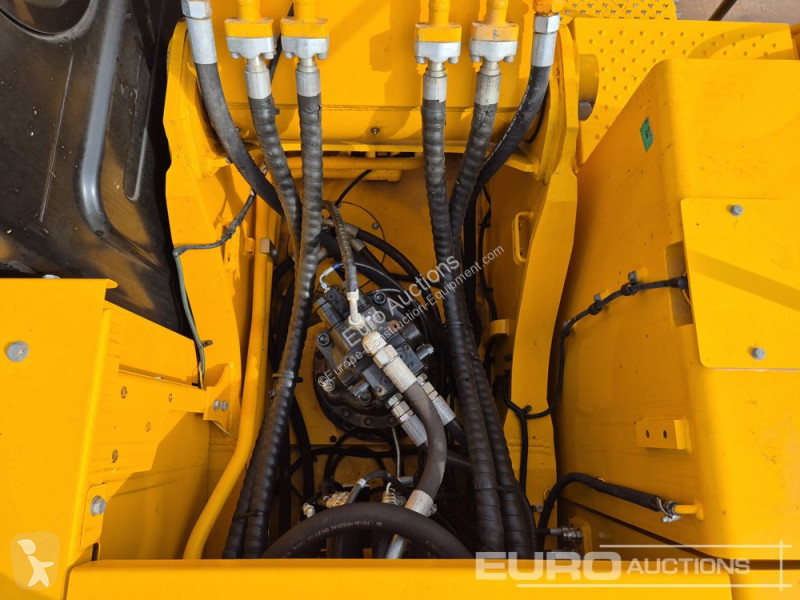 جرافة JCB JS215LC