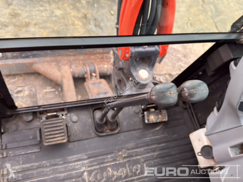 جرافة Kubota U27-4