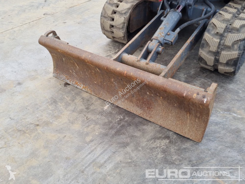 Escavadora Takeuchi TB216