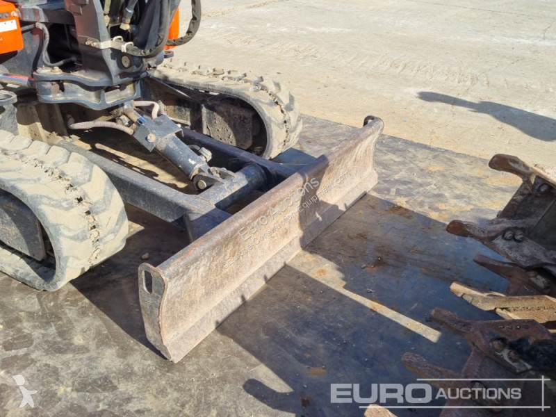 Lopatový nakládač Kubota KX037-4