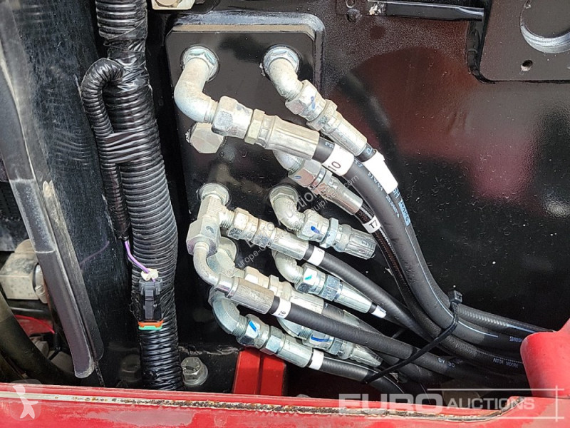 Escavadora Takeuchi TB240