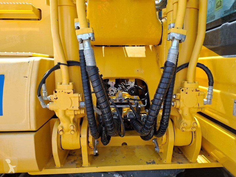 Escavadora Komatsu