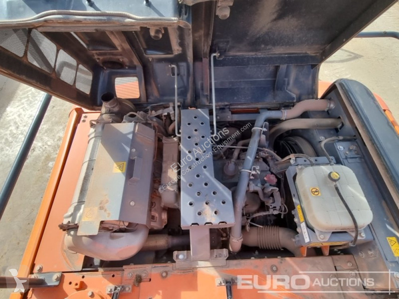 Escavadora Hitachi -6