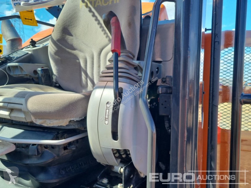 Escavatore Hitachi B-6