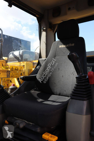 جرافة Komatsu PC138US-11