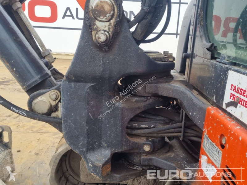 Lopatový nakládač Kubota U48-4
