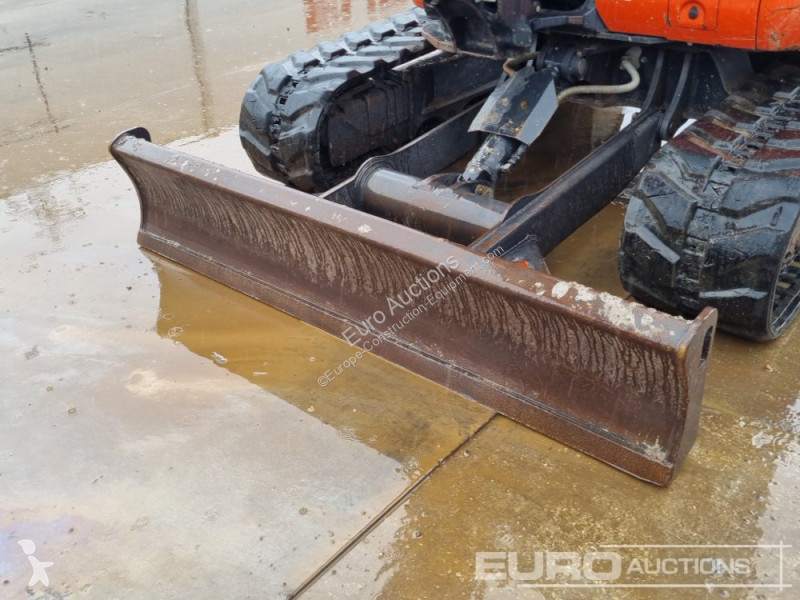 Lopatový nakládač Kubota U48-4