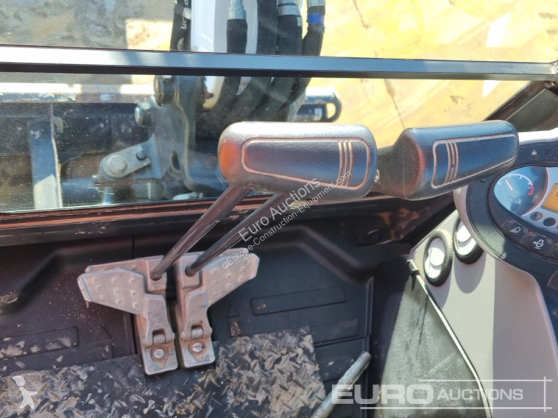 Lopatový nakládač Bobcat E27Z