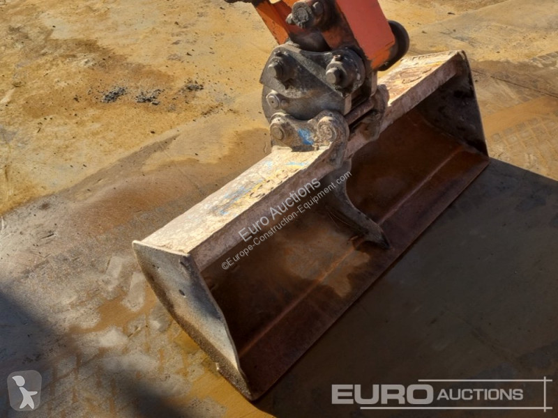 Lopatový nakládač Hitachi ZX26U-5A CLR
