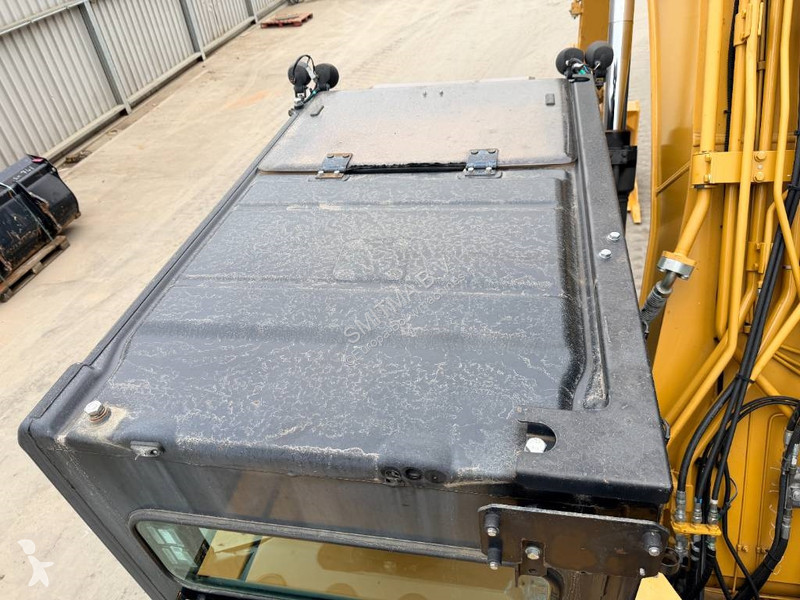 جرافة Caterpillar 320E