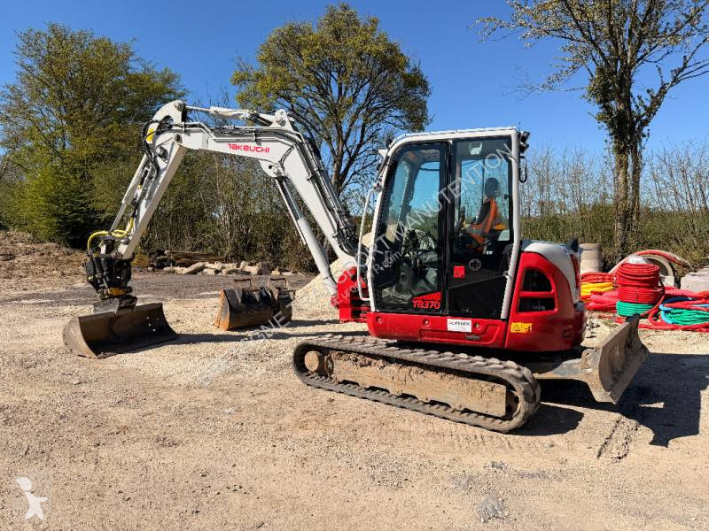 Rýpadlo Takeuchi TB370