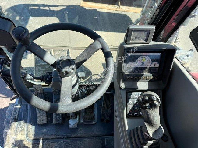 جرافة Yanmar B 95 W