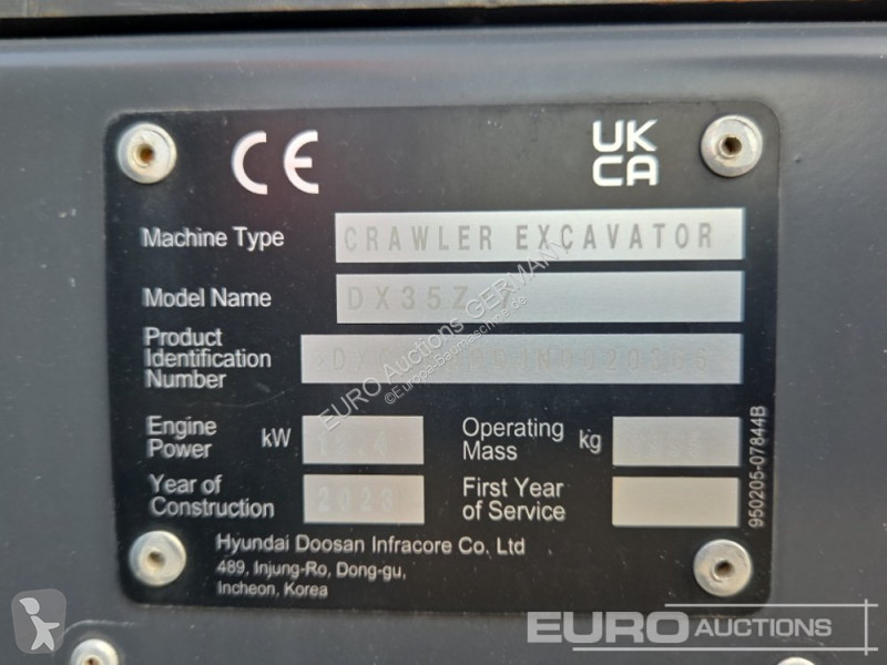 Excavadora Develon DX35Z-7