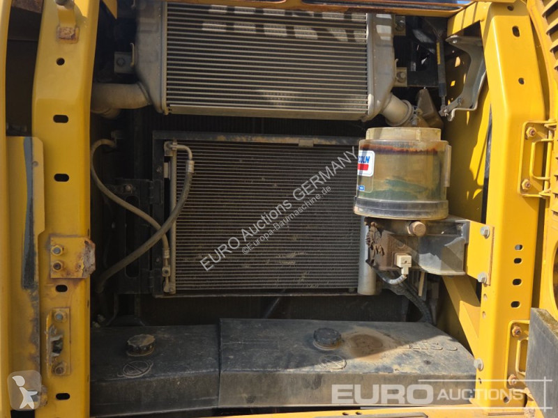 Excavadora Komatsu 10