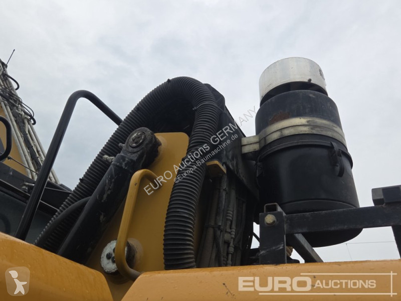 Graafmachine Caterpillar MH3024
