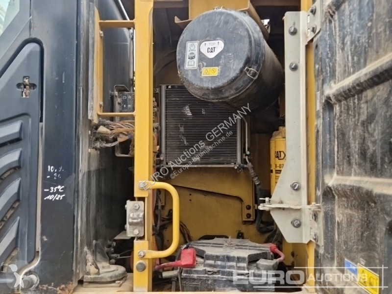 جرافة Caterpillar N