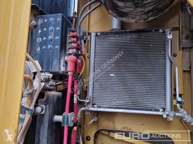 Excavator Caterpillar 330F