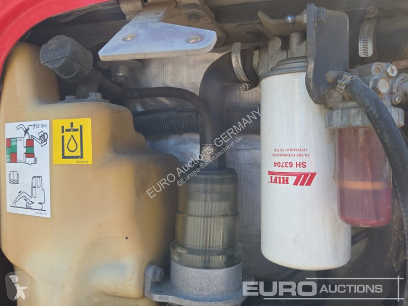 جرافة Volvo ECR25D
