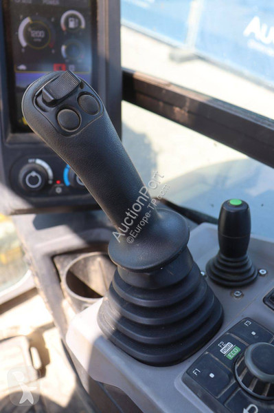 Lopatový nakládač Neuson EZ50