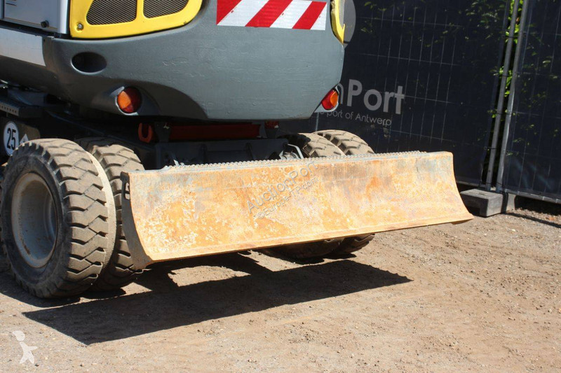 Excavadora Neuson 6503