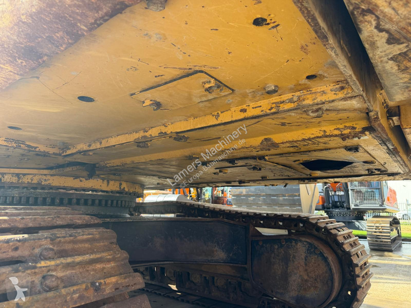 Екскаватор Caterpillar