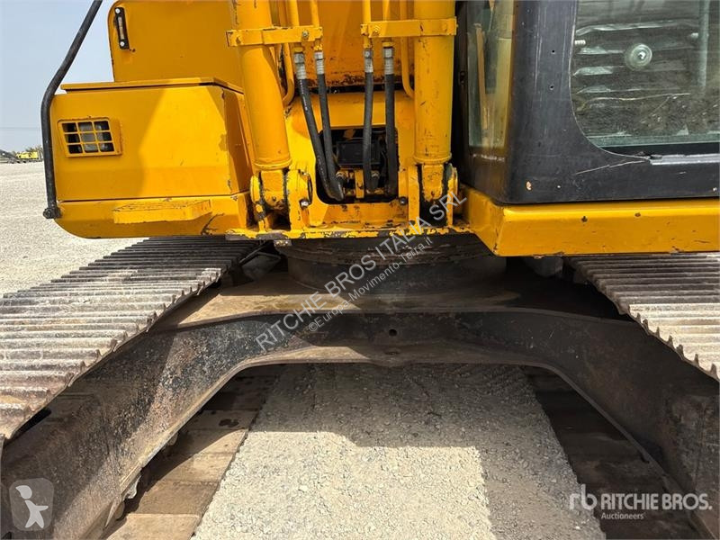Екскаватор JCB