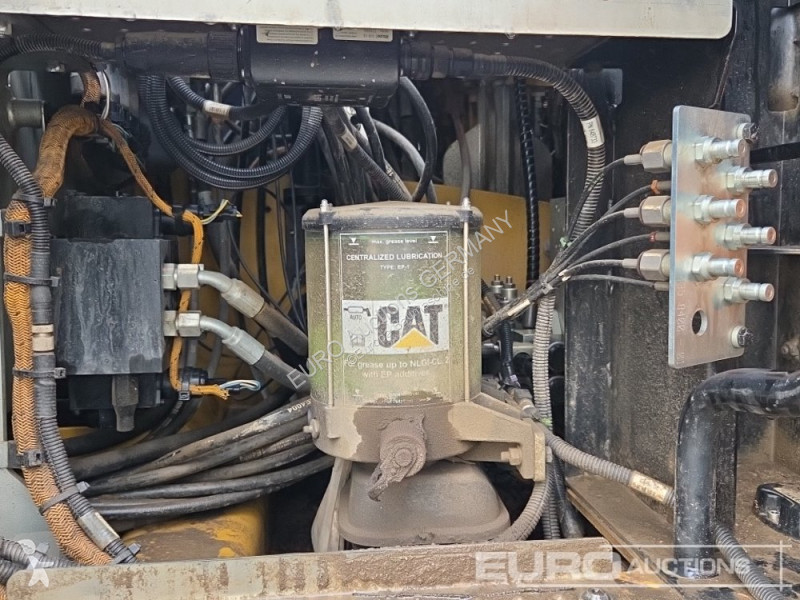 Kotrógép Caterpillar M320F