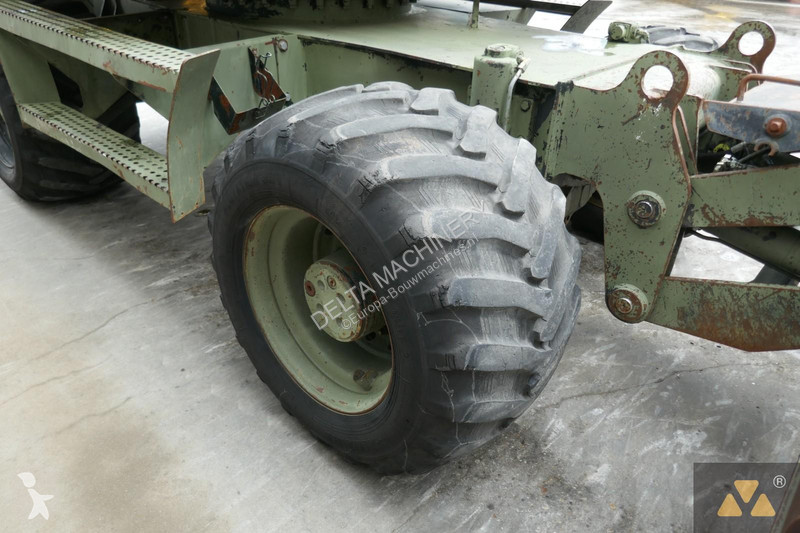Koparka Caterpillar Ex-army