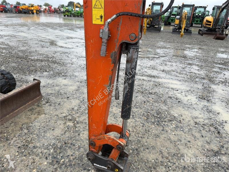 Escavadora Hitachi ZX33U-6 Mini Excavator