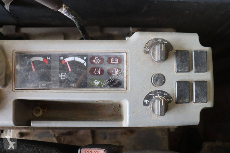 جرافة Kobelco 8