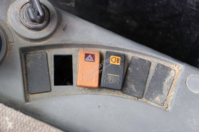 جرافة JCB