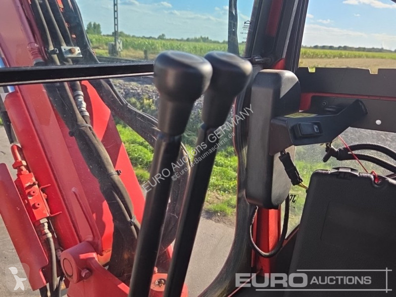 جرافة JCB