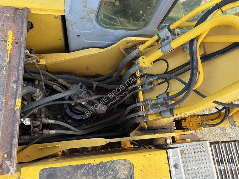 Skovel New Holland Kobelco E215B Tracked Excavator