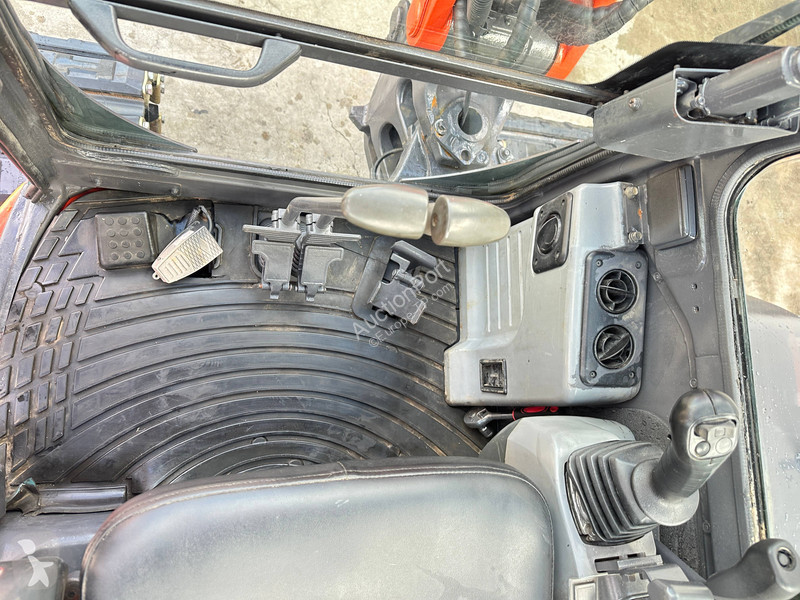 Skovel Kubota SZ
