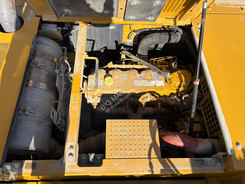 جرافة Caterpillar 07B