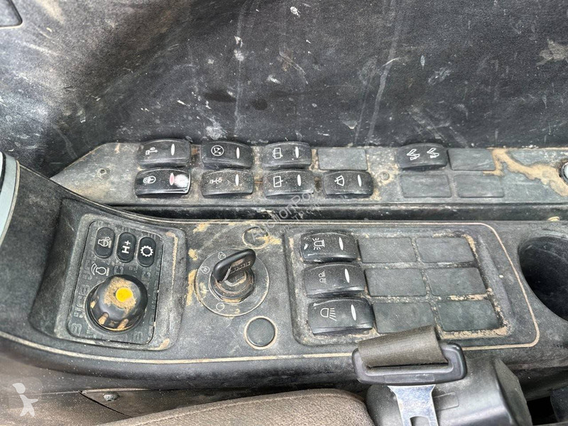 Pelle JCB LC
