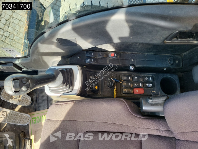Pelle JCB JS175 Lift Cabin