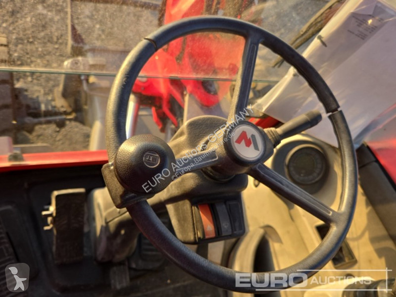 جرافة Wacker Neuson 2
