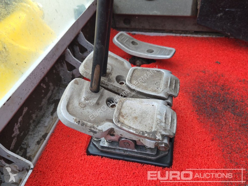جرافة Wacker Neuson EZ38