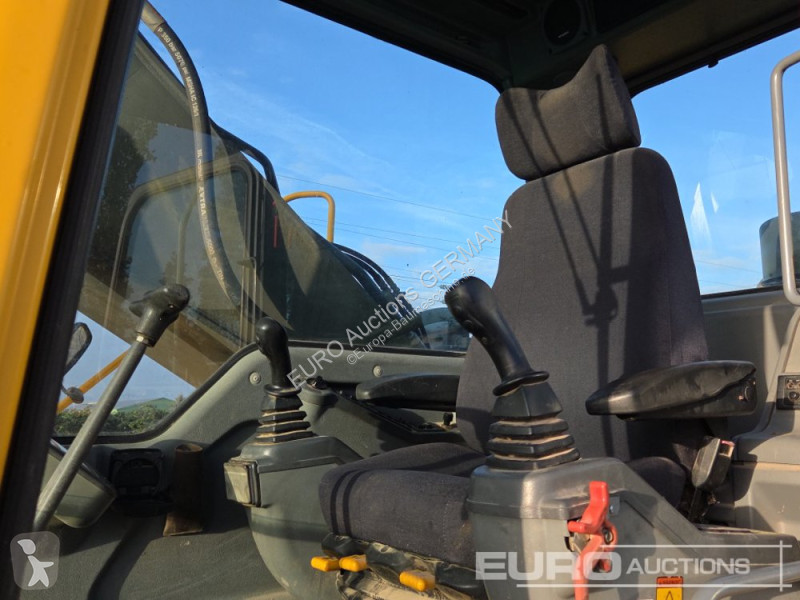 جرافة Volvo EC240