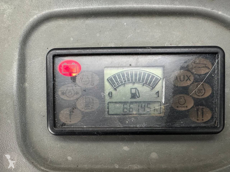 Escavadora JCB 8056