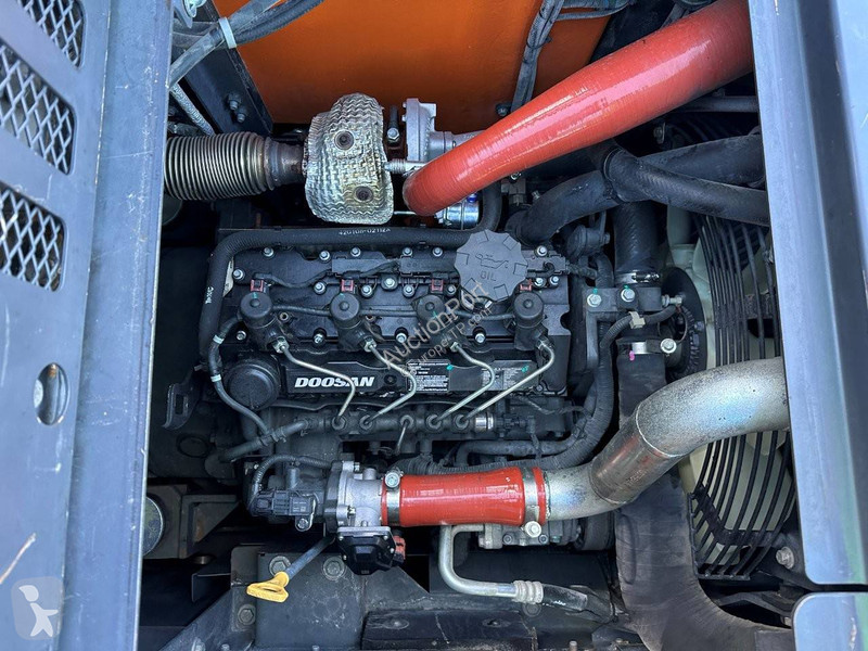Escavadora Doosan 7