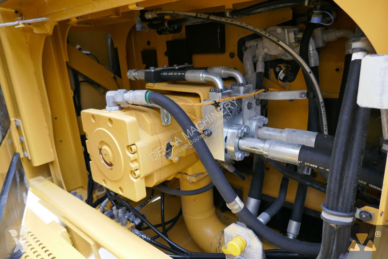 Graafmachine Caterpillar 390F LME