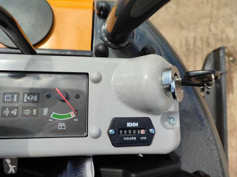 Escavadora Kato  VXE HD 17